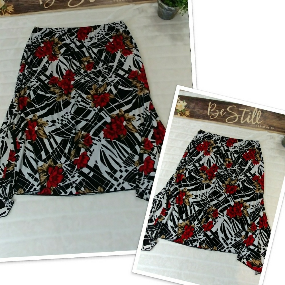Black&white skirt with Red floral accents